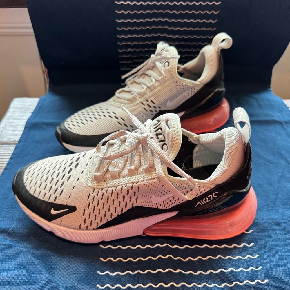 Nike Air Max 270- Hot Punch, Youth 6.5/Women’s 8